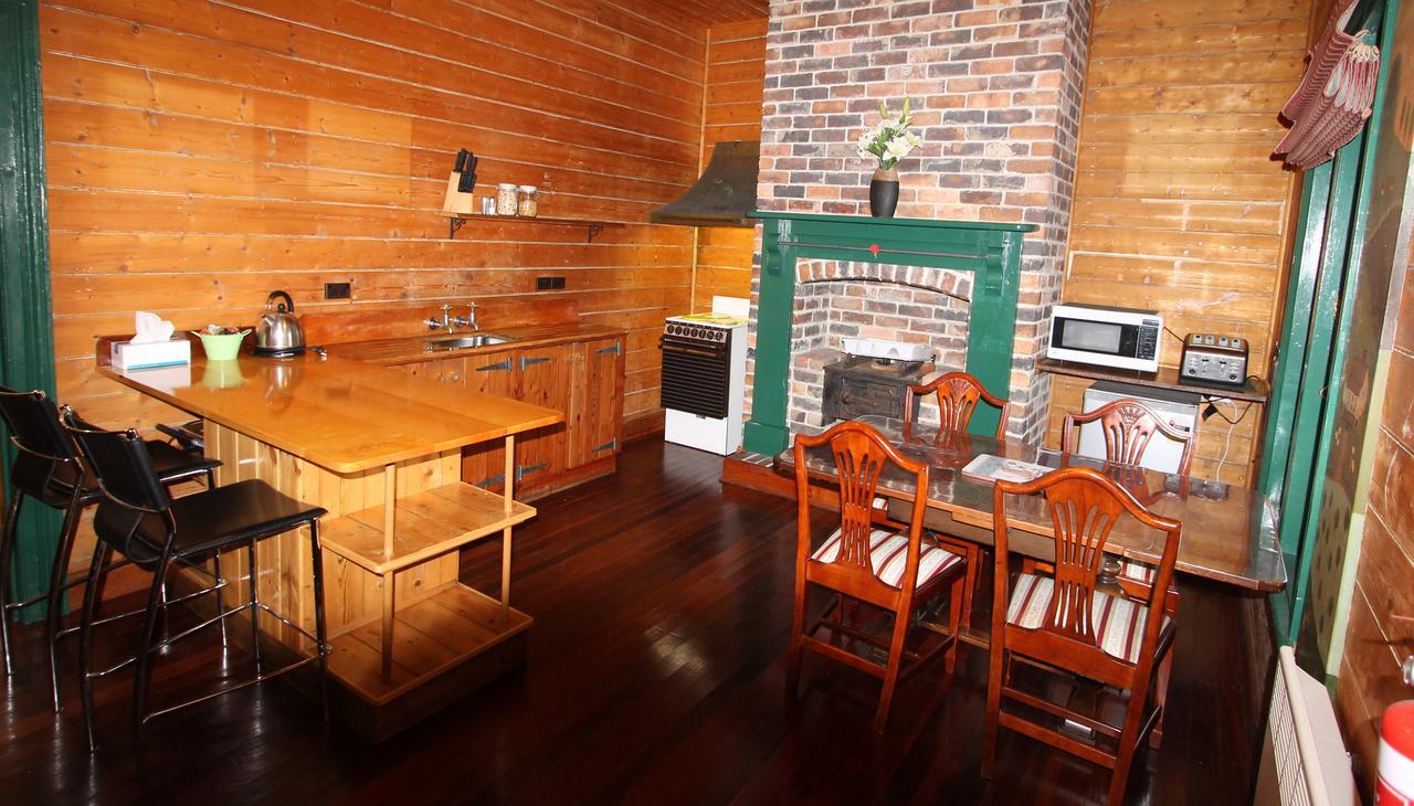 Kerrellie Cottages 2, 4 & 8 Reid Street สตรอน ภายนอก รูปภาพ